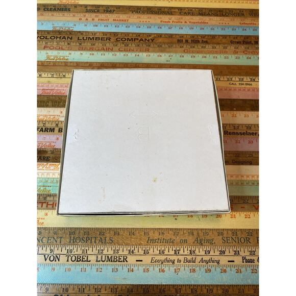 Hasbro Milton Bradley 1997 Edition VINAGE TWISTER Family Board Game NEVER USED - Picture 4 of 7